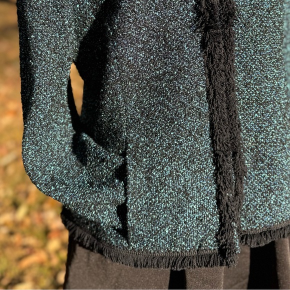 St. John bouclé tweed knit blazer in speckled blue & black w fringe trim Sz 12 - Picture 4 of 15